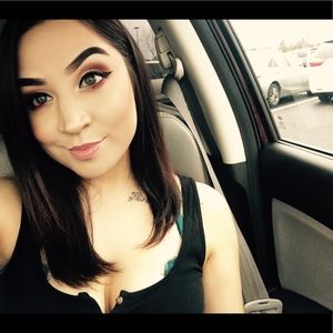 Meet your Posher, Sonia